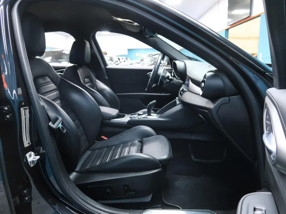 Alfa Romeo Giulia 2.0 GASOLINA 280CV VELOCE