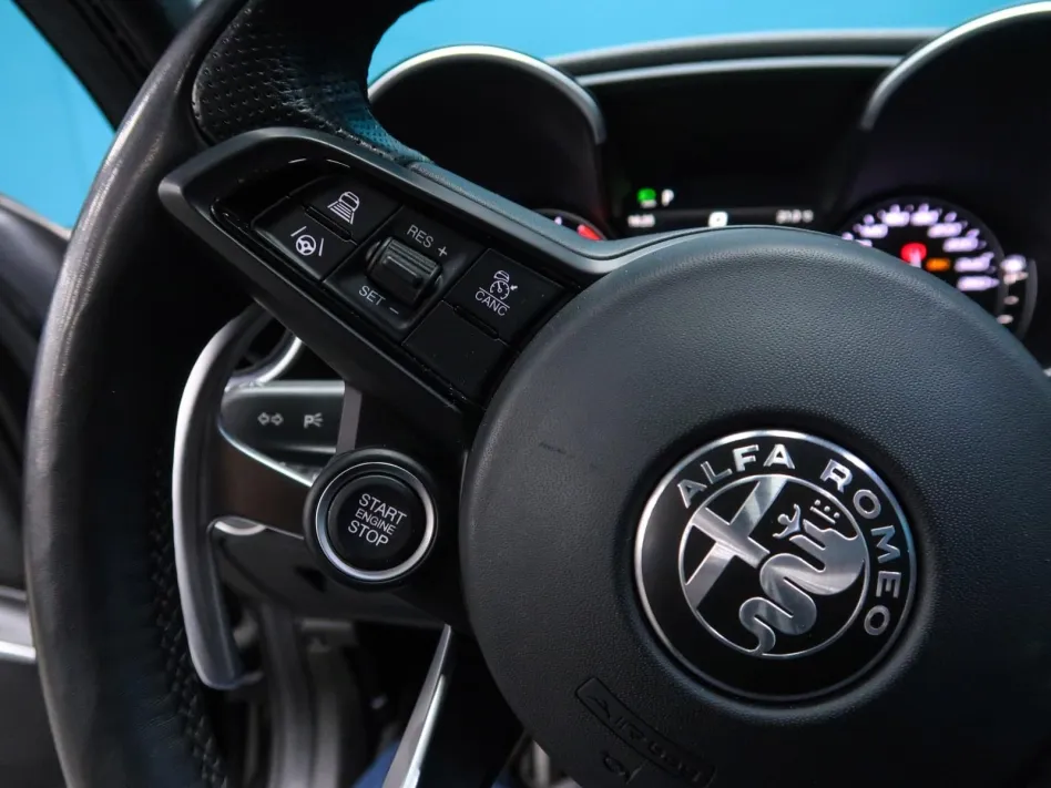Alfa Romeo Giulia 2.0 GASOLINA 280CV VELOCE