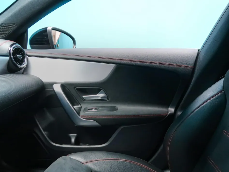 Mercedes-benz Cla 180 COUPE 136CV