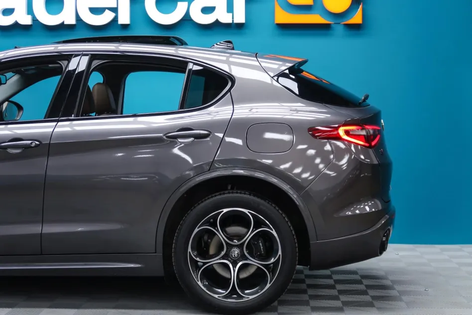 Alfa Romeo Stelvio 2.0 GASOLINA 280CV VELOCE