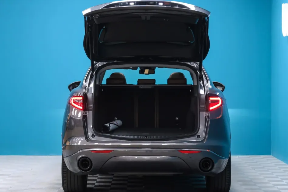 Alfa Romeo Stelvio 2.0 GASOLINA 280CV VELOCE