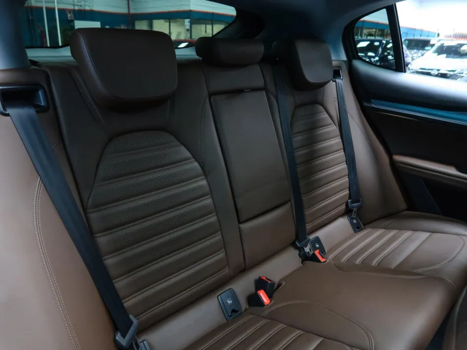 Alfa Romeo Stelvio 2.0 GASOLINA 280CV VELOCE