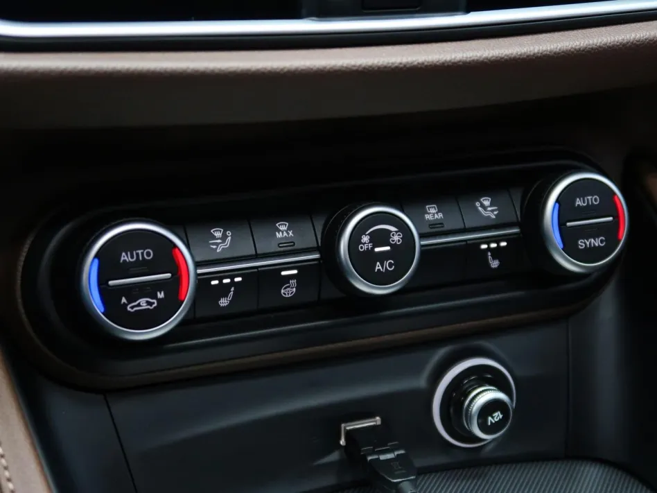 Alfa Romeo Stelvio 2.0 GASOLINA 280CV VELOCE