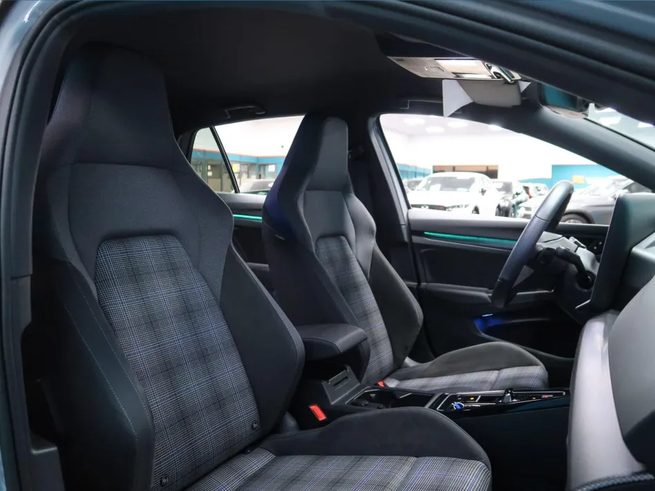 Volkswagen Golf 1.5 TSI 272CV DSG GTE