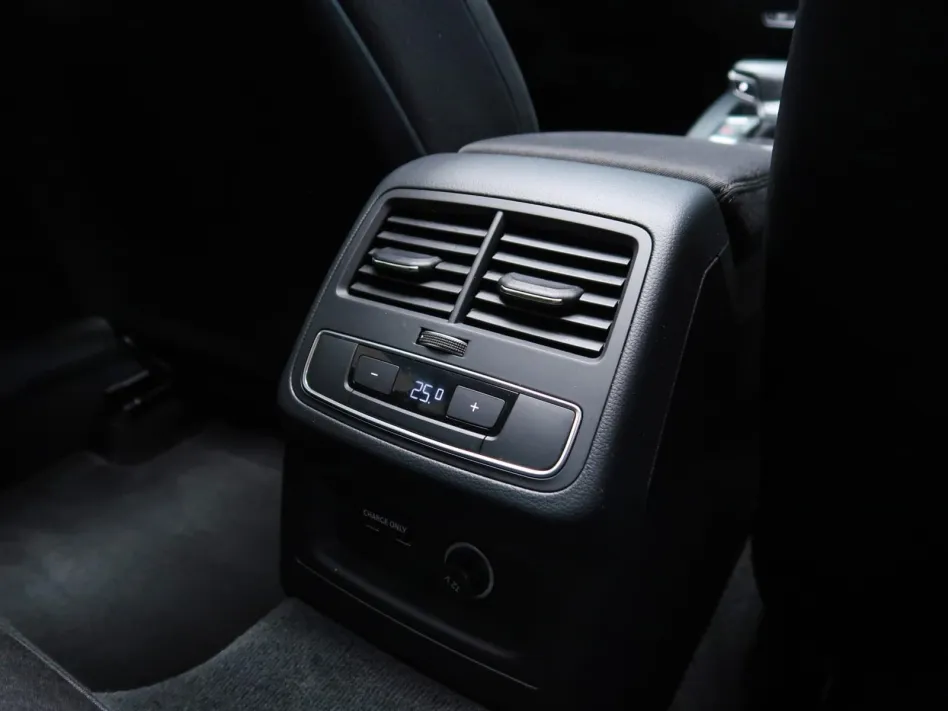 Audi A4 AVANT S LINE 35 TDI 163CV S TRONIC