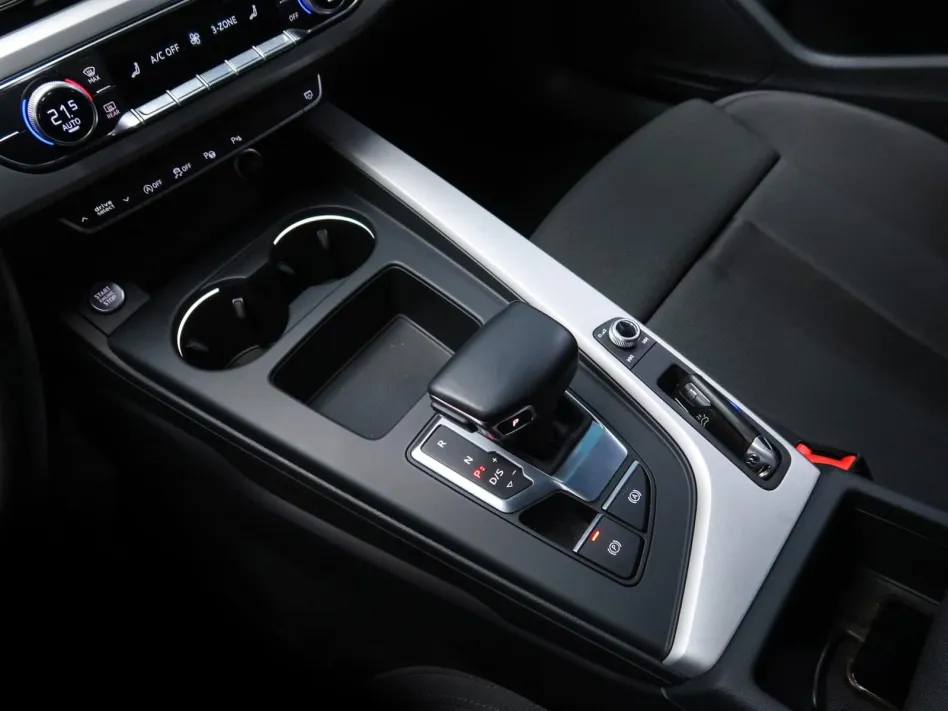 Audi A4 AVANT S LINE 35 TDI 163CV S TRONIC