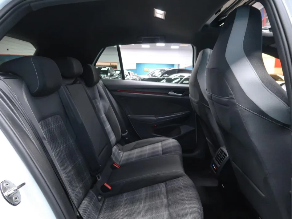 Volkswagen Golf GTD 2.0 TDI 200CV DSG