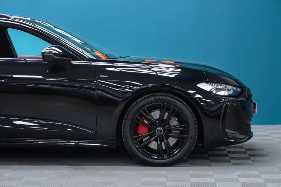 Audi A5 AVANT 367CV TFSI e BLACK LINE