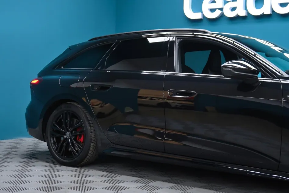 Audi A5 AVANT 367CV TFSI e BLACK LINE