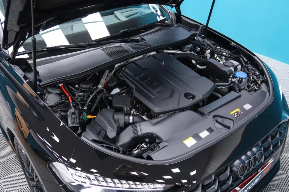 Audi A5 AVANT 367CV TFSI e BLACK LINE