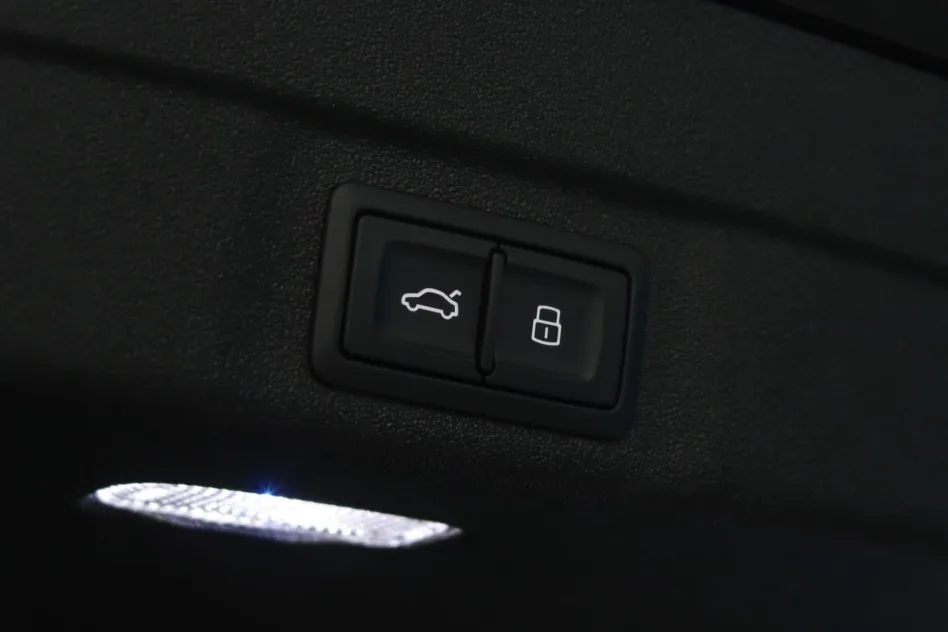 Audi A5 AVANT 367CV TFSI e BLACK LINE