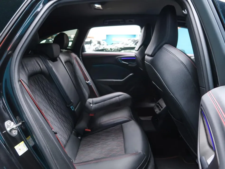 Audi A5 AVANT 367CV TFSI e BLACK LINE