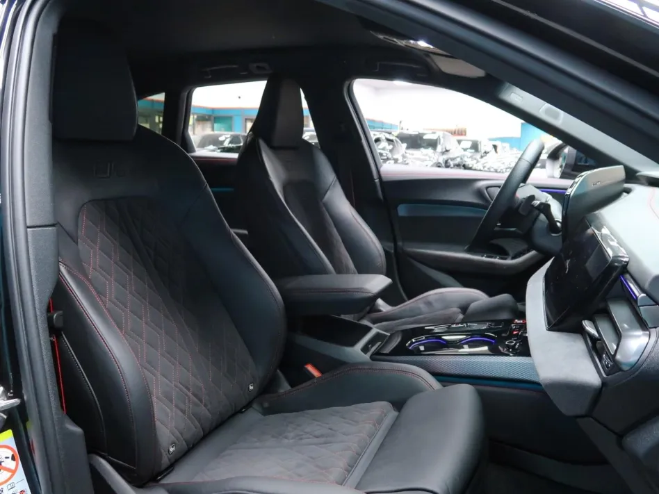 Audi A5 AVANT 367CV TFSI e BLACK LINE