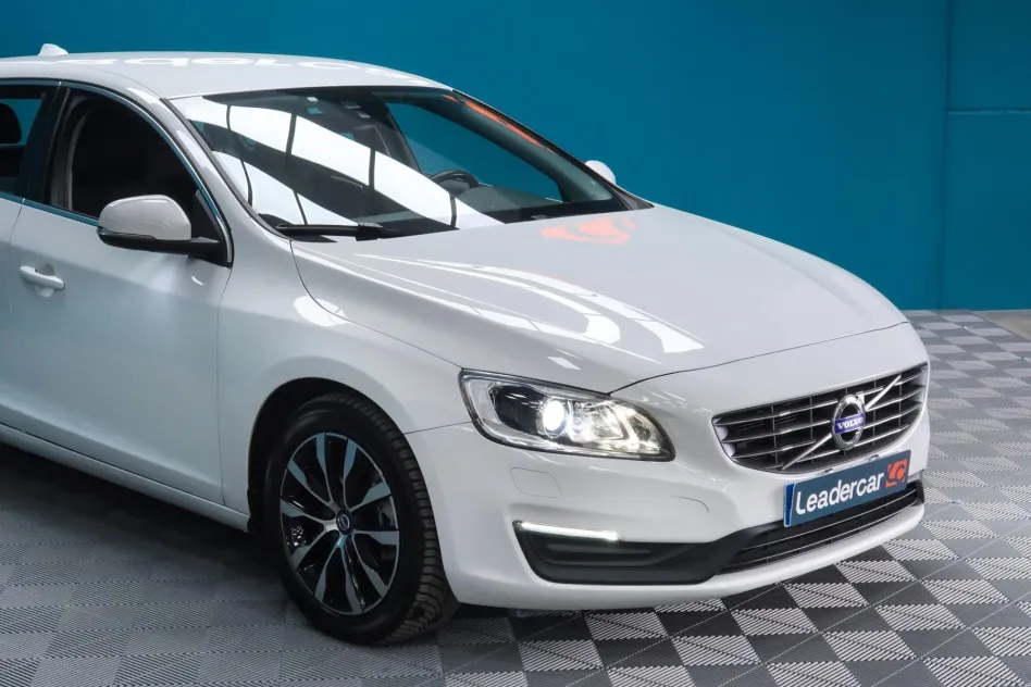 Volvo V60 D3 MOMENTUM 150CV