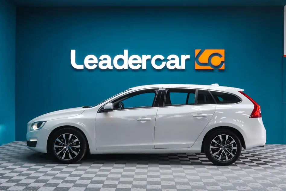 Volvo V60 D3 MOMENTUM 150CV