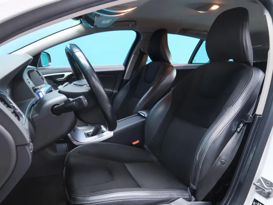 Volvo V60 D3 MOMENTUM 150CV