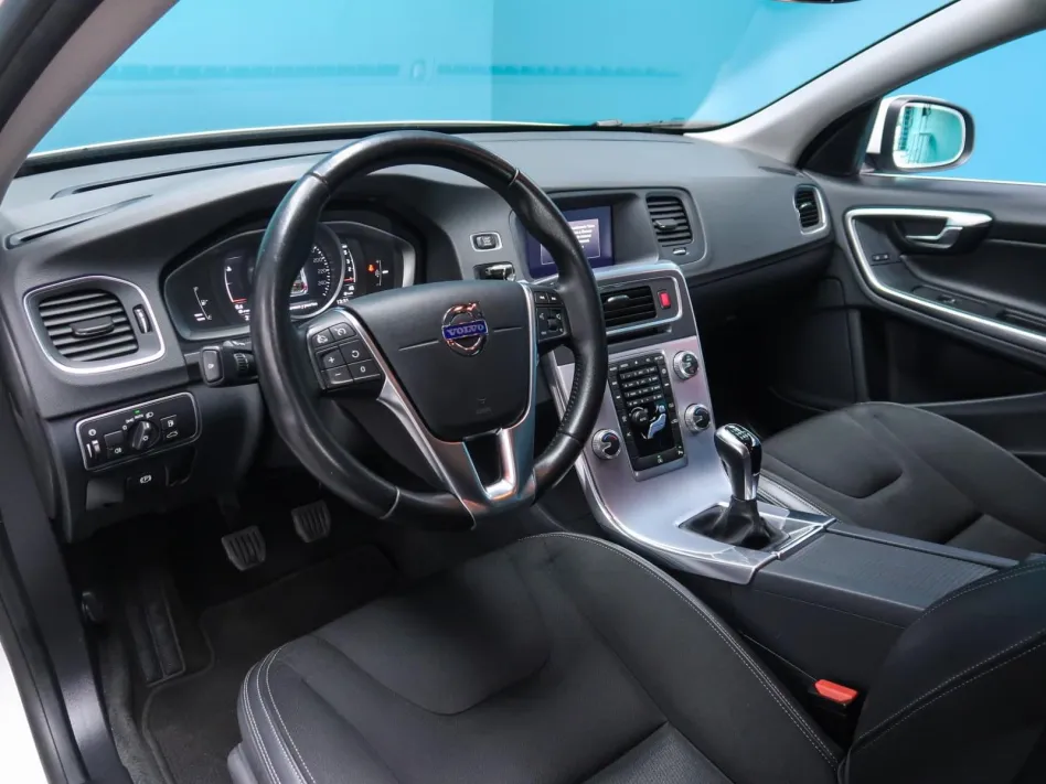 Volvo V60 D3 MOMENTUM 150CV