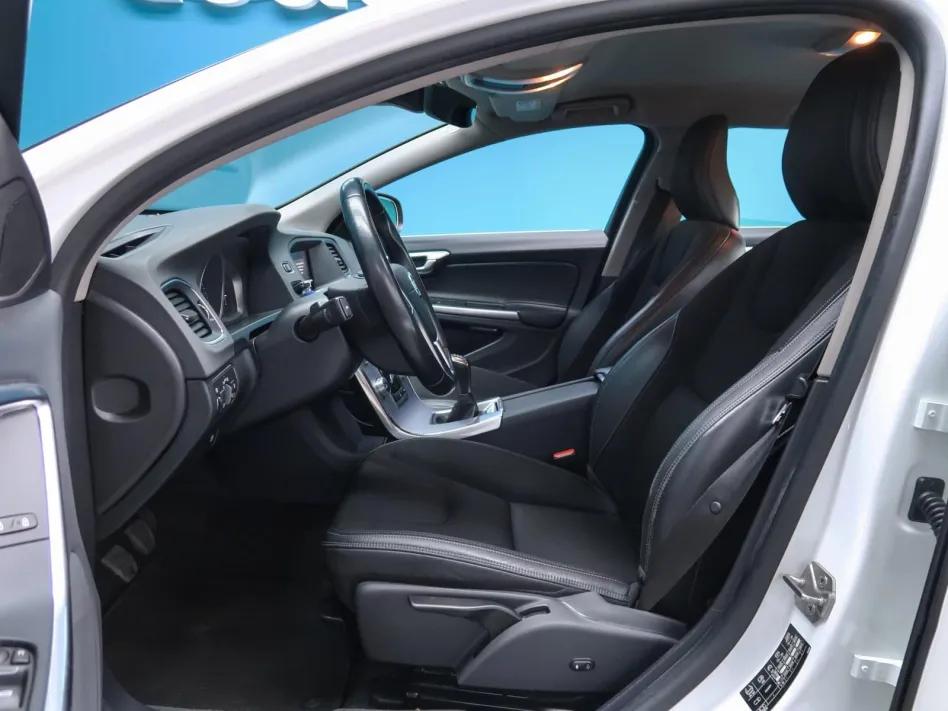 Volvo V60 D3 MOMENTUM 150CV