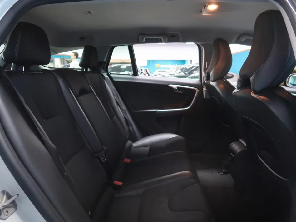 Volvo V60 D3 MOMENTUM 150CV