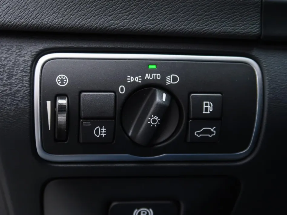 Volvo V60 D3 MOMENTUM 150CV