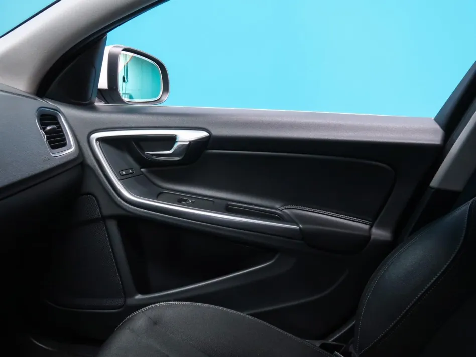 Volvo V60 D3 MOMENTUM 150CV