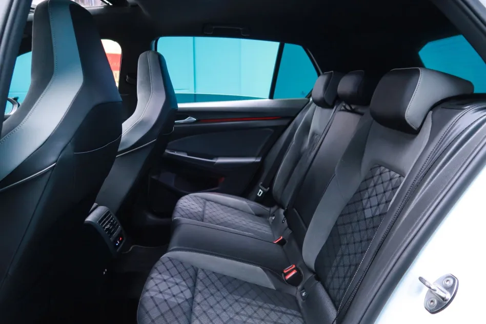 Volkswagen Golf R LINE 1.5 ETSI 150 CV