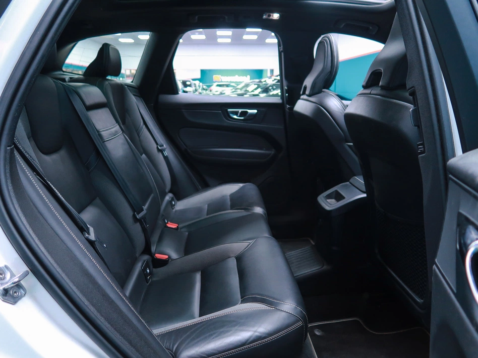 Volvo Xc60 2.0 T6 AWD  RECHARGE R-DESIGN AUTO 350CV