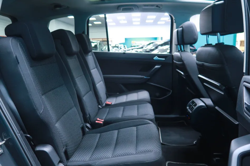 Volkswagen Touran ADVANCE 2.0 TDI 150CV DSG