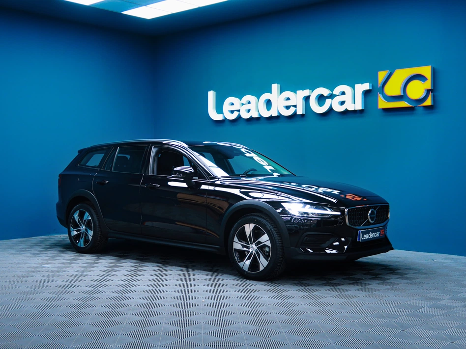 Volvo V60 Cross Country CORE AUTO B4 AWD 197CV