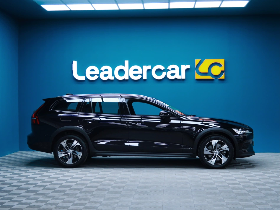 Volvo V60 Cross Country CORE AUTO B4 AWD 197CV