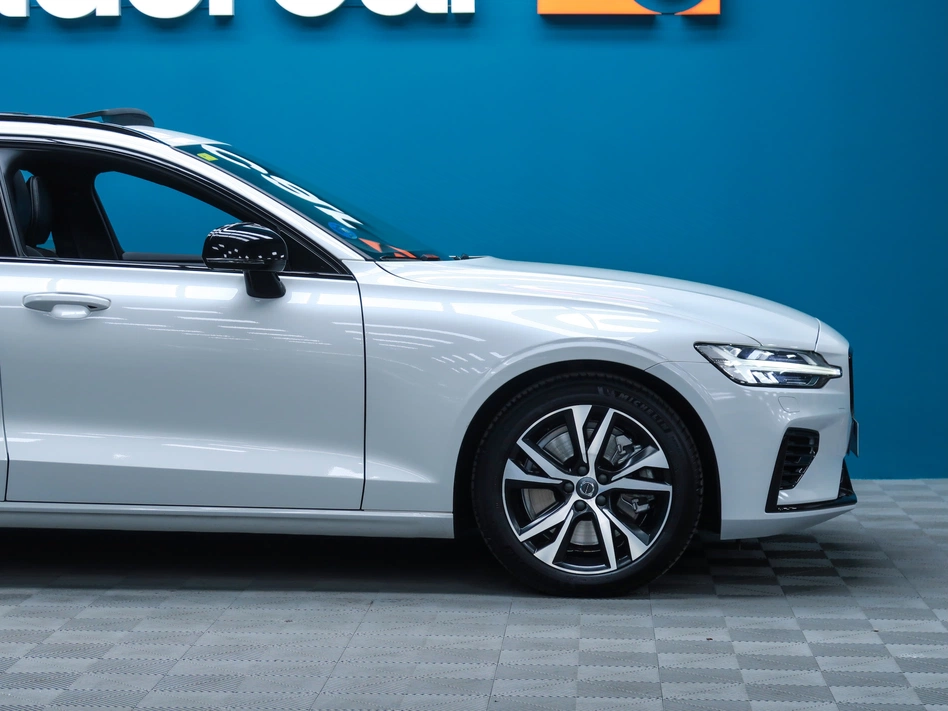 Volvo V60 2.0 T8 AWD R DESIGN AUTO 398CV