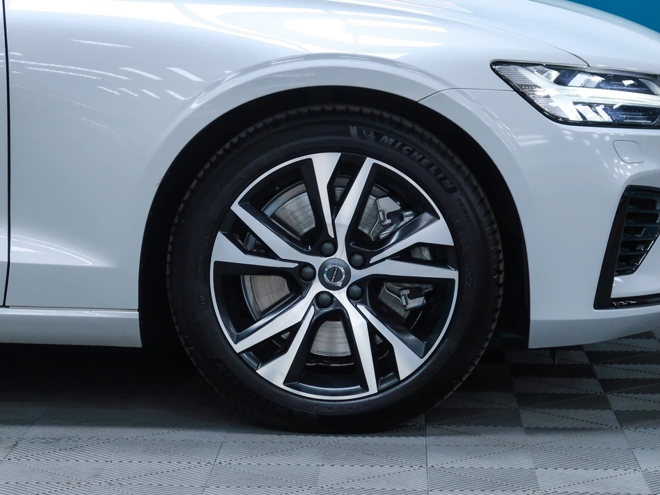 Volvo V60 2.0 T8 AWD R DESIGN AUTO 398CV