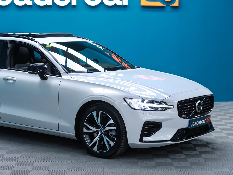Volvo V60 2.0 T8 AWD R DESIGN AUTO 398CV