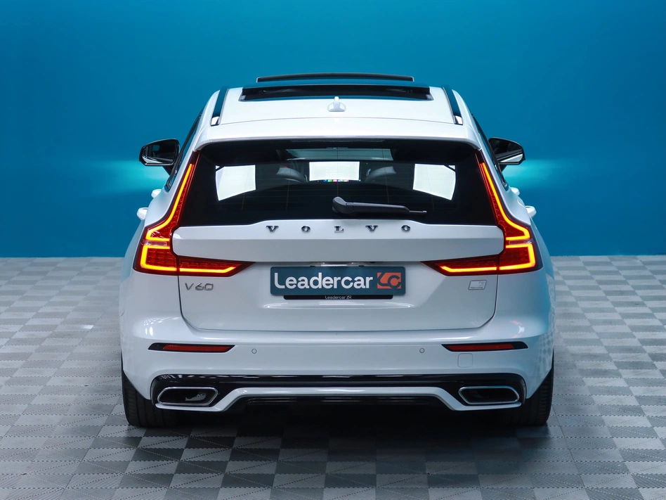 Volvo V60 2.0 T8 AWD R DESIGN AUTO 398CV