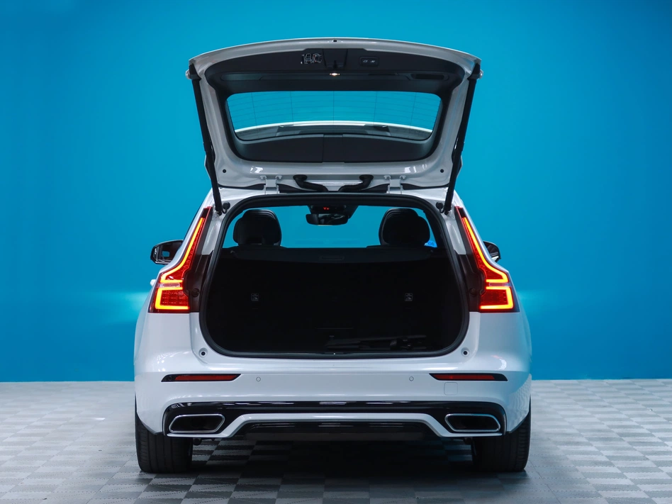 Volvo V60 2.0 T8 AWD R DESIGN AUTO 398CV