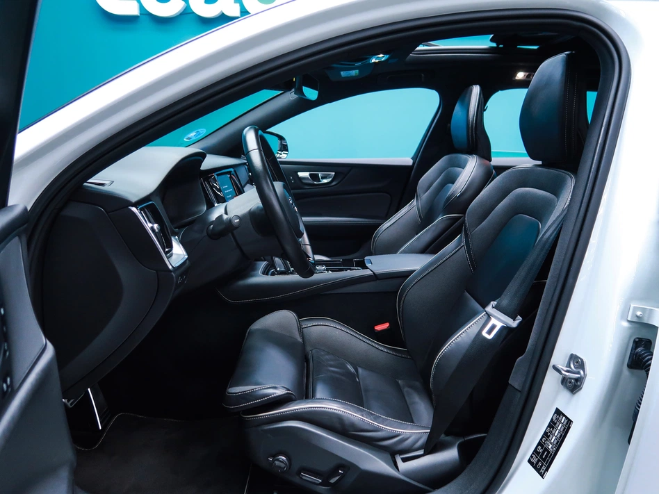 Volvo V60 2.0 T8 AWD R DESIGN AUTO 398CV