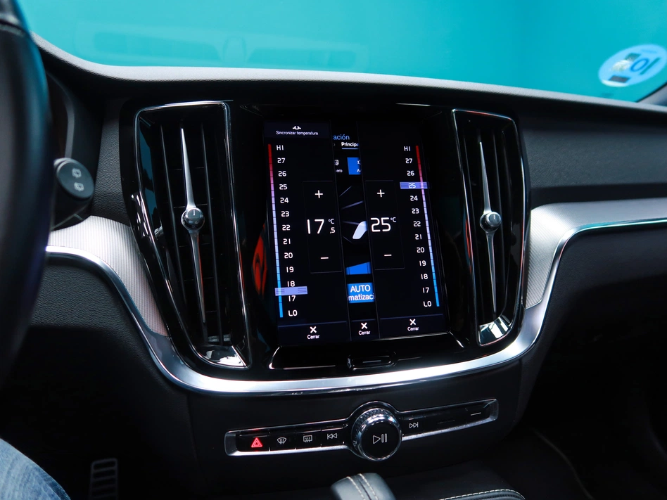 Volvo V60 2.0 T8 AWD R DESIGN AUTO 398CV