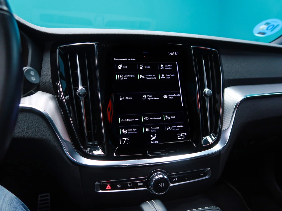 Volvo V60 2.0 T8 AWD R DESIGN AUTO 398CV
