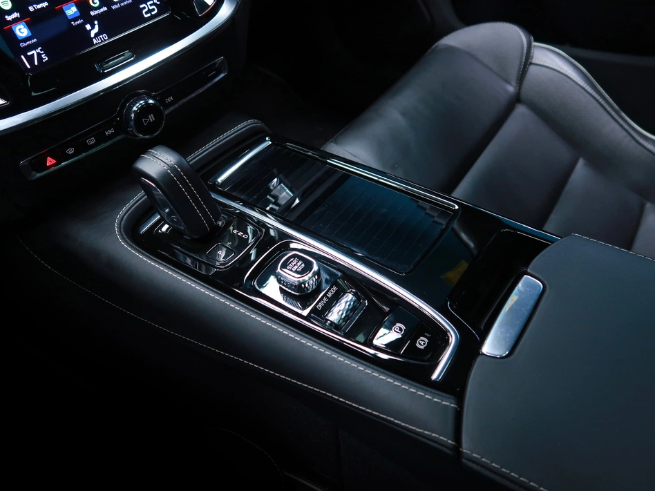 Volvo V60 2.0 T8 AWD R DESIGN AUTO 398CV