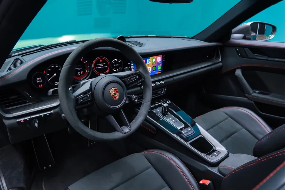 Porsche 911 CARRERA 4 GTS 480CV