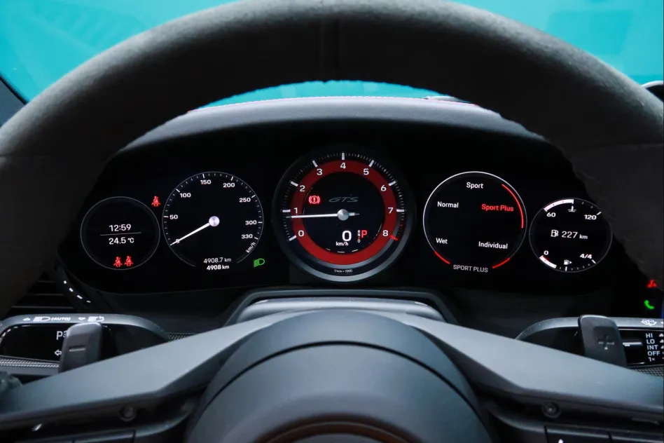 Porsche 911 CARRERA 4 GTS 480CV