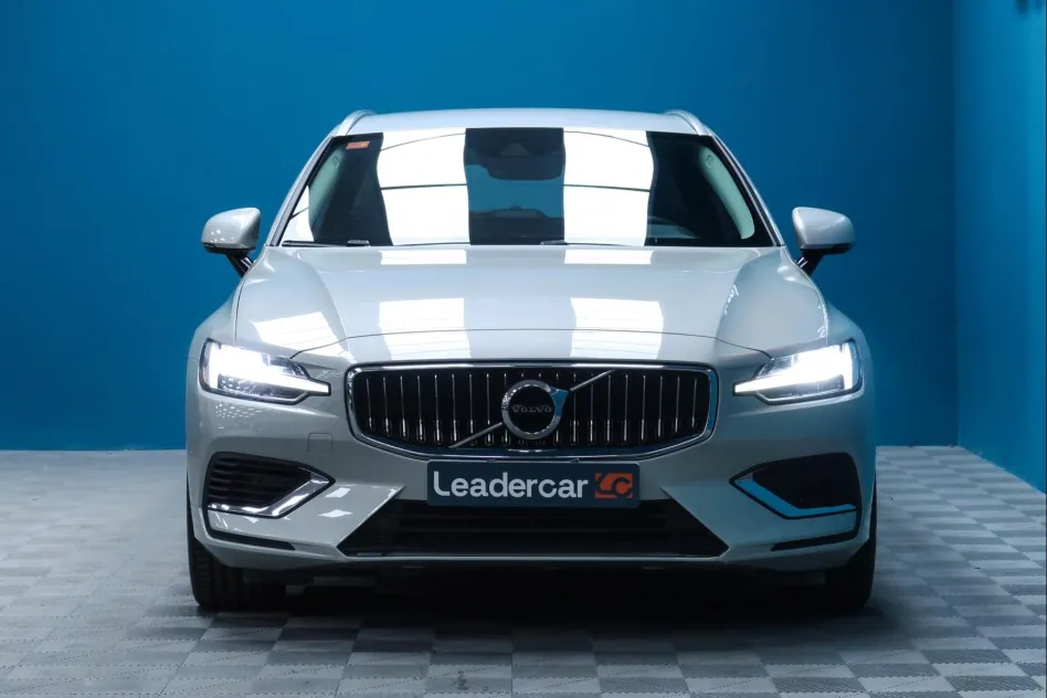 Volvo V60 2.0 T8 WAD RECHARGE INSCRIPTION EXP AUTO