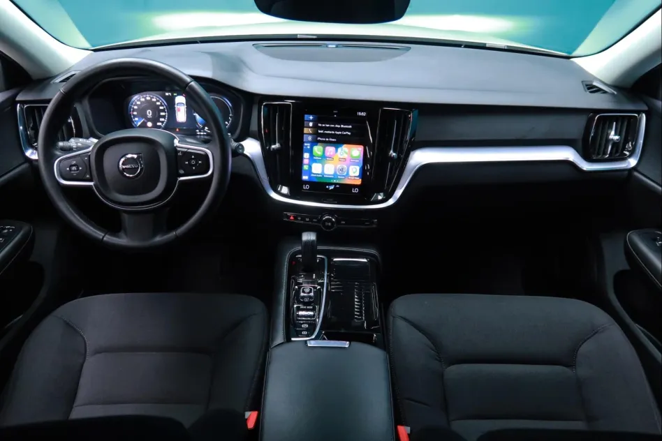 Volvo V60 2.0 T8 WAD RECHARGE INSCRIPTION EXP AUTO