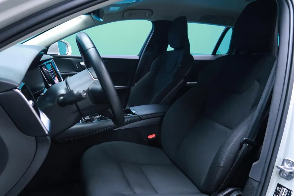 Volvo V60 2.0 T8 WAD RECHARGE INSCRIPTION EXP AUTO