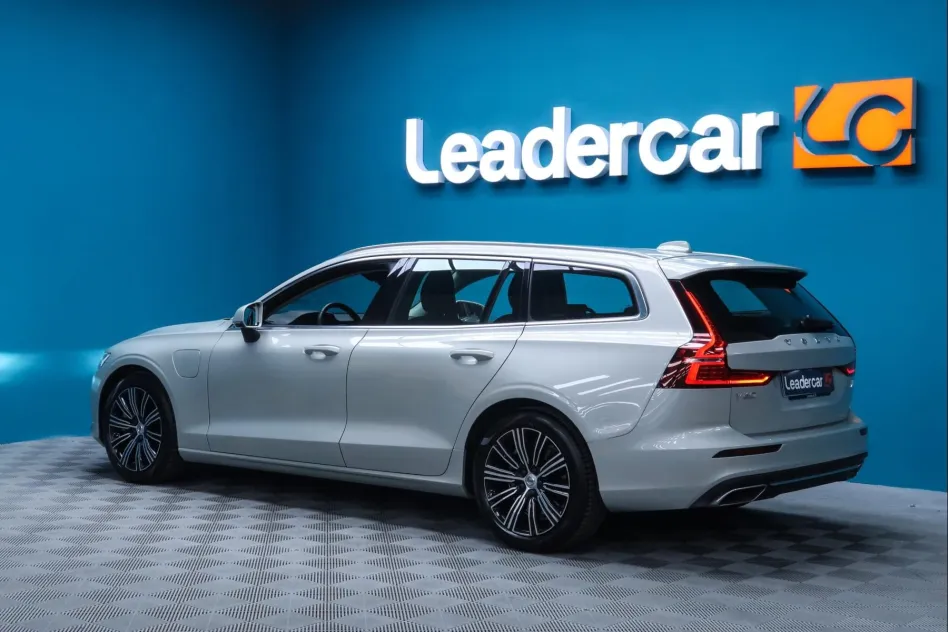 Volvo V60 2.0 T8 WAD RECHARGE INSCRIPTION EXP AUTO