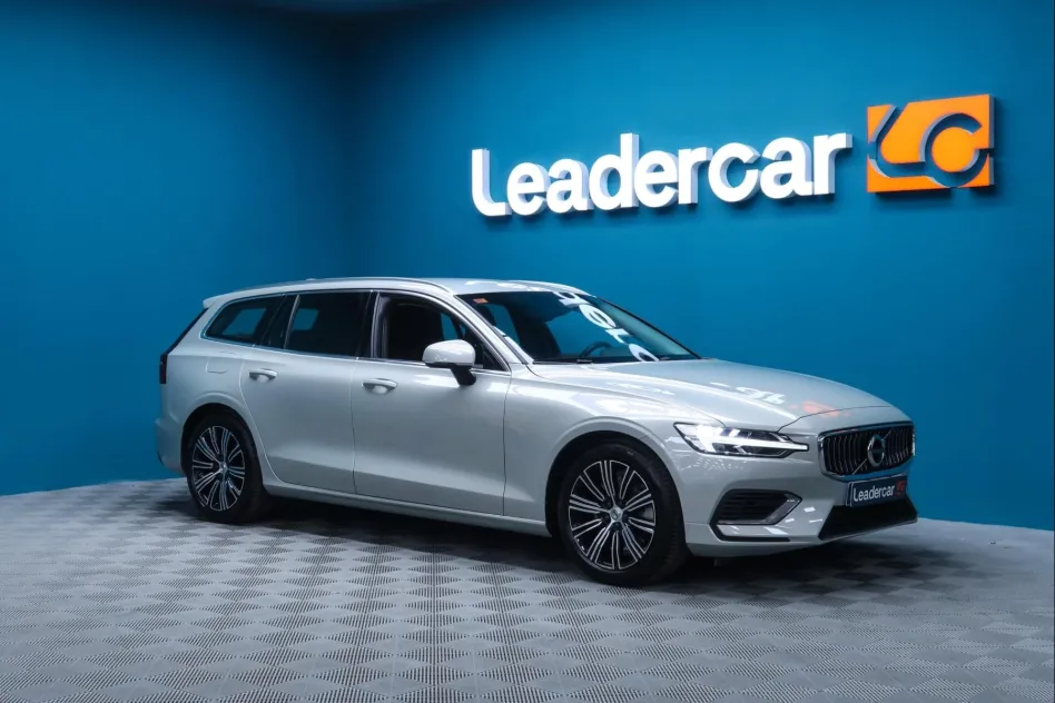 Volvo V60 2.0 T8 WAD RECHARGE INSCRIPTION EXP AUTO