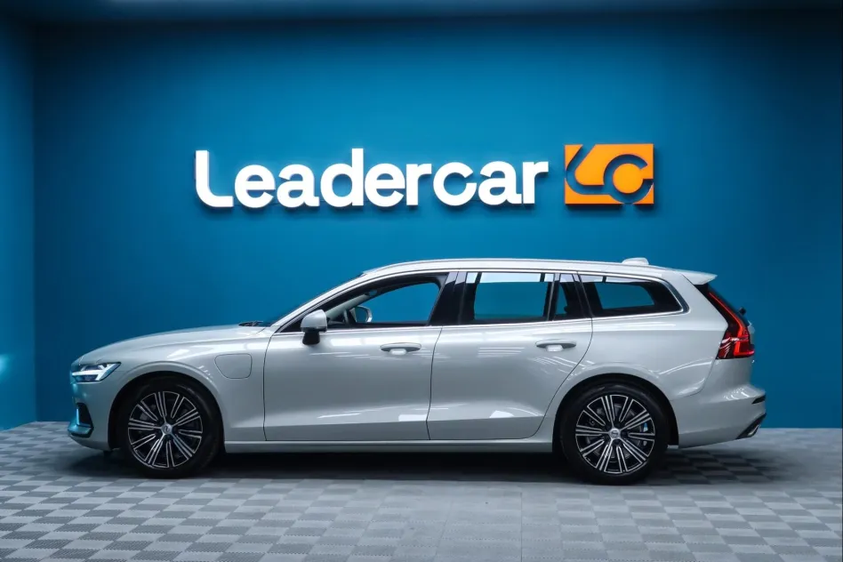 Volvo V60 2.0 T8 WAD RECHARGE INSCRIPTION EXP AUTO