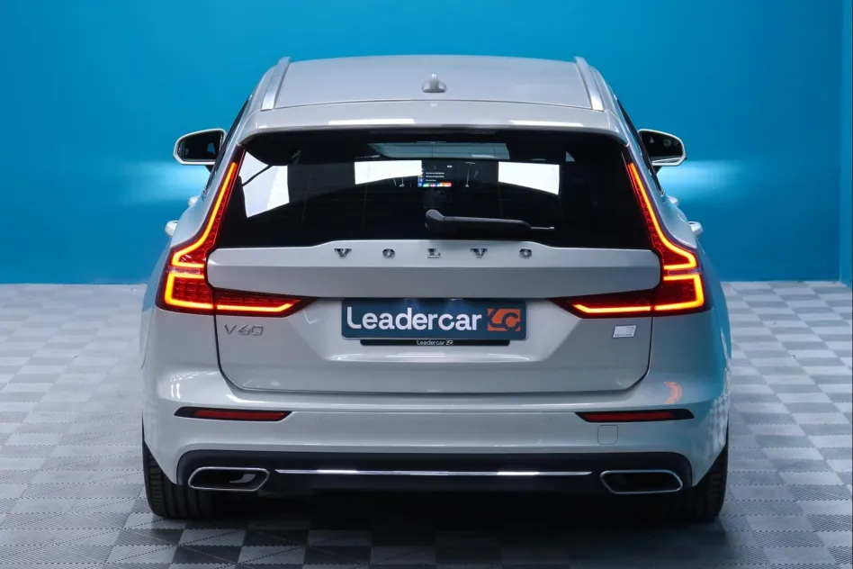 Volvo V60 2.0 T8 WAD RECHARGE INSCRIPTION EXP AUTO