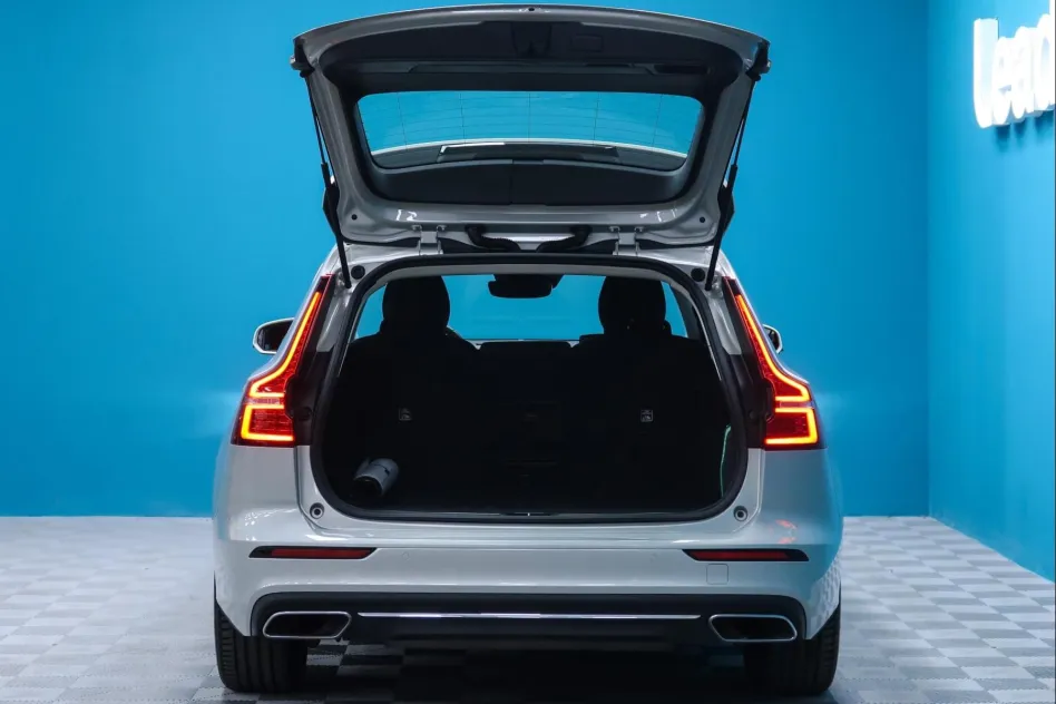 Volvo V60 2.0 T8 WAD RECHARGE INSCRIPTION EXP AUTO
