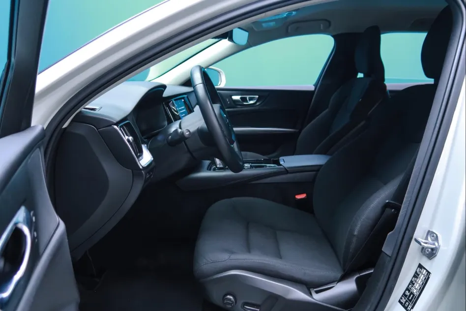 Volvo V60 2.0 T8 WAD RECHARGE INSCRIPTION EXP AUTO